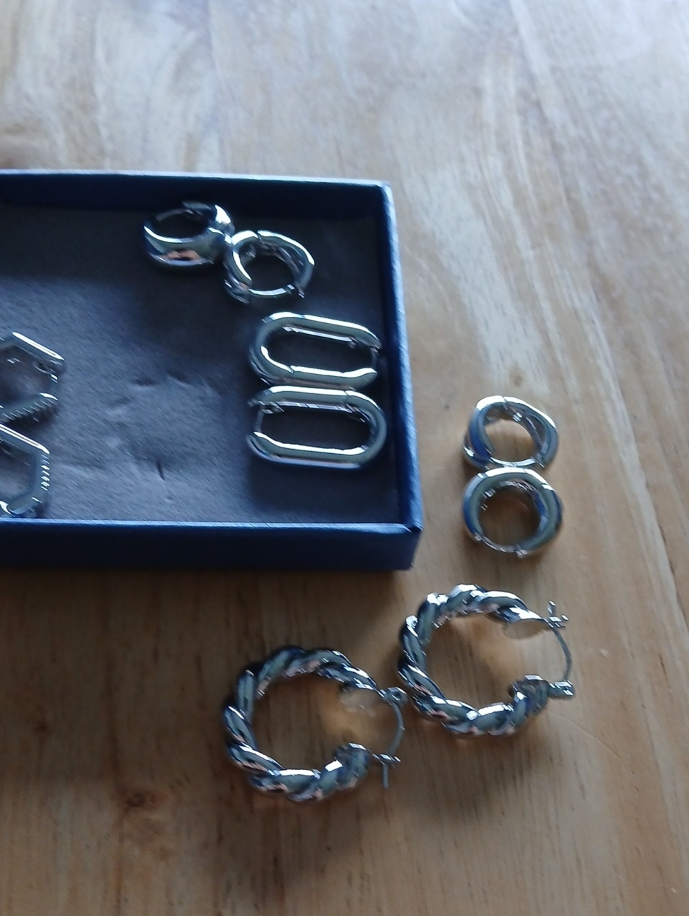 Silver Hoop Earrings Set — Classic Women’s Jewelry